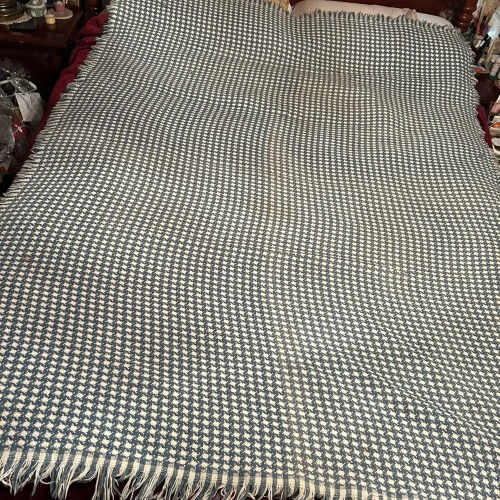 Vintage Bed Coverlet Throw Blanket